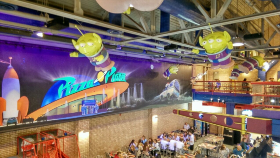 Pizza Planet – Disney’s Hollywood Studios | happilyevershaina